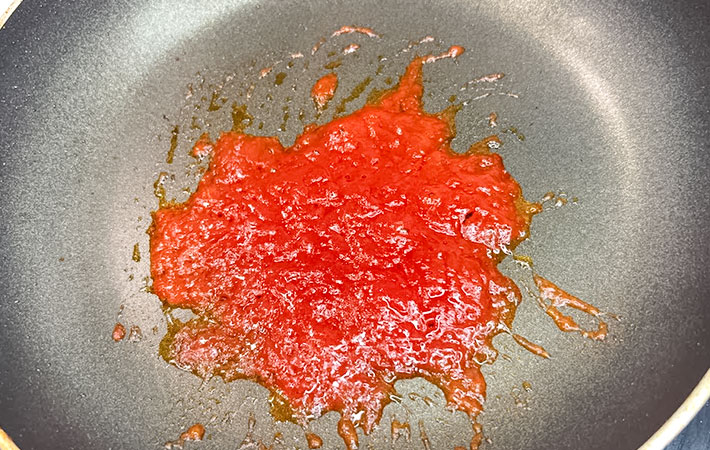 『焼きケチャップ』を作る写真