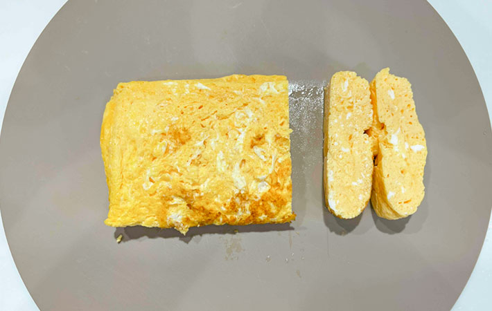 『ほぼ巻かない玉子焼き』の写真