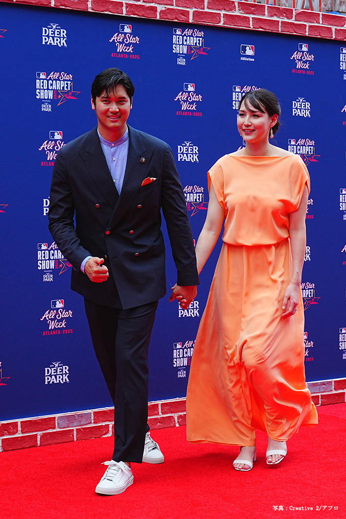 大谷翔平選手と、妻・真美子さん