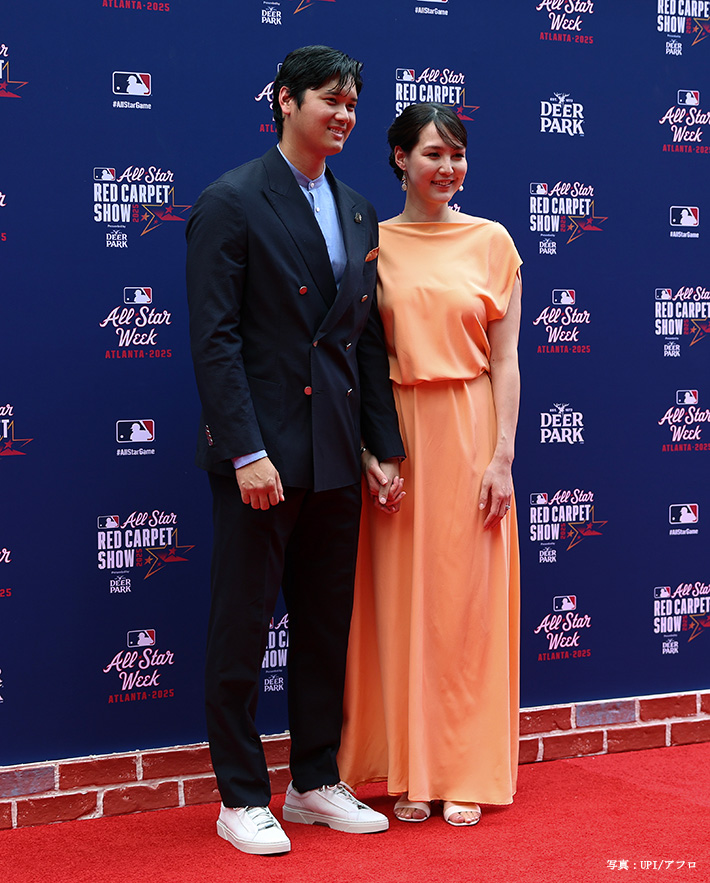 大谷翔平選手と、妻・真美子さん
