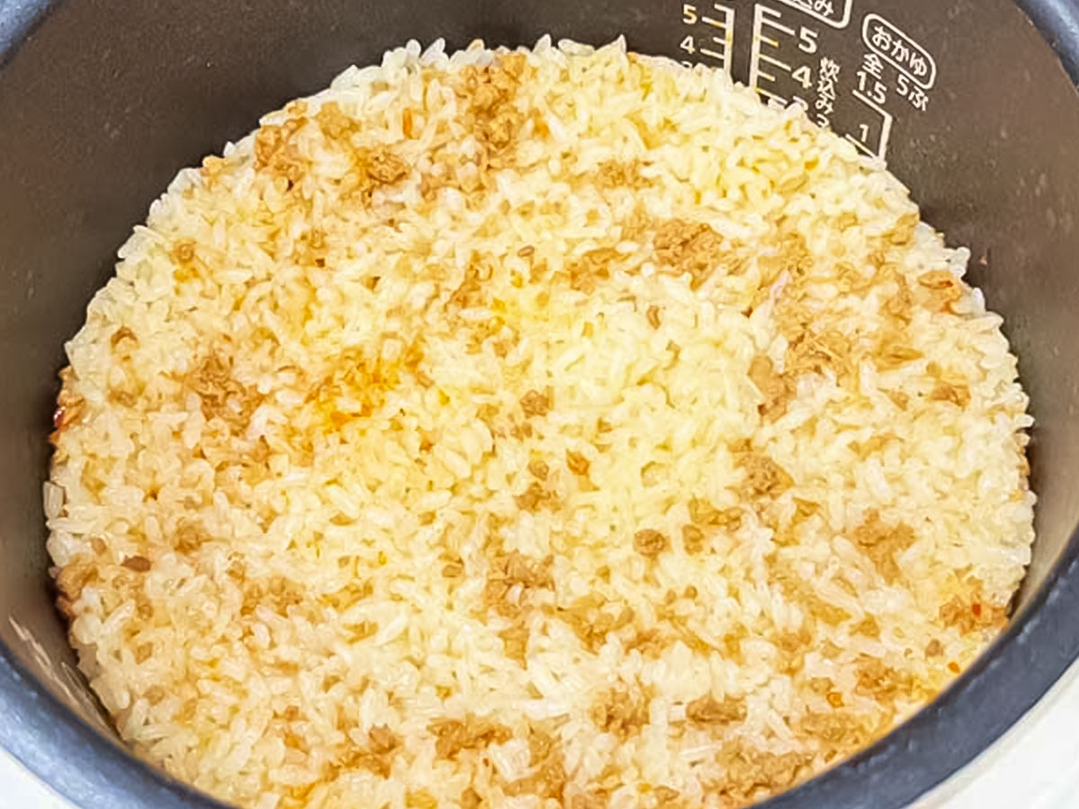 『麻婆豆腐炊き込みご飯』を作る写真