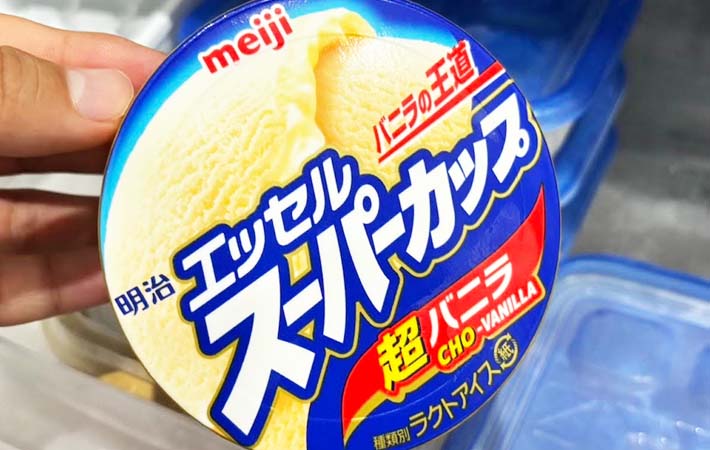『明治 エッセル スーパーカップ 超バニラ』の写真