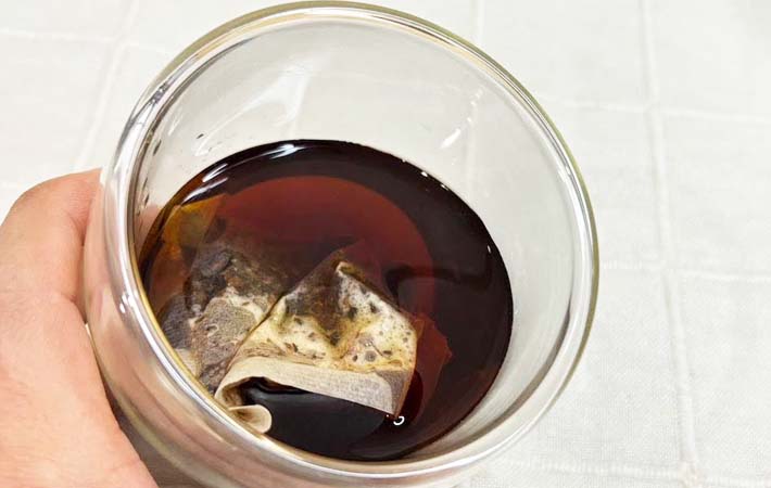 『アイス麦茶』を作る写真