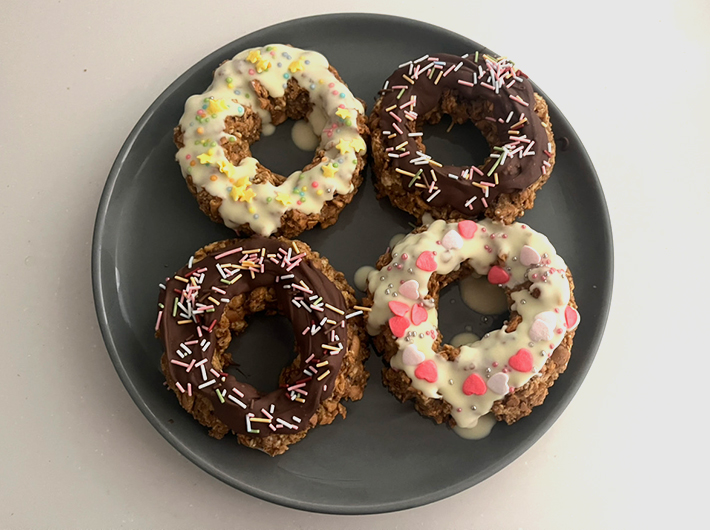 乾パンで作るチョコレートドーナツ