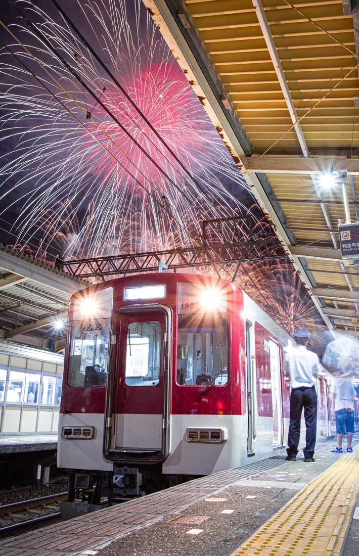 駅から見える花火