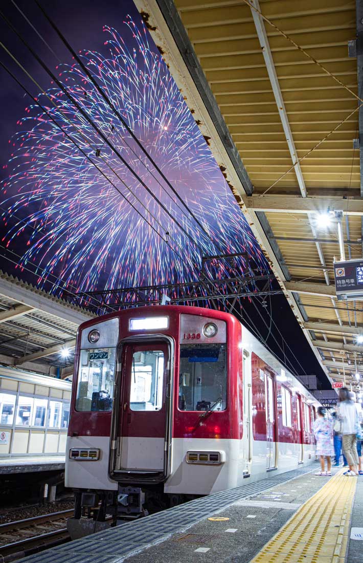 駅から見える花火