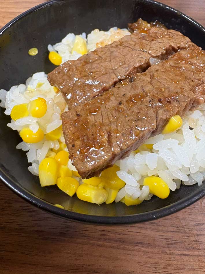 ステーキ丼の画像