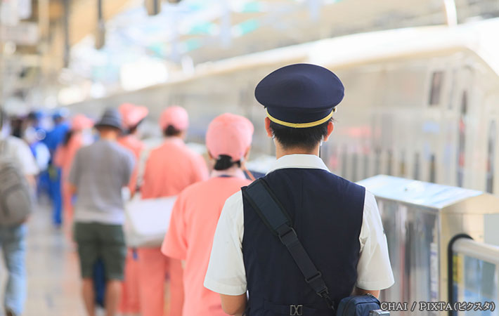 新幹線を見送る写真