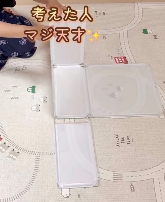 結束バンドでつないだパネルを立ち上げた様子