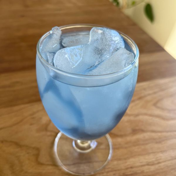 グラスに入った飲み物の写真