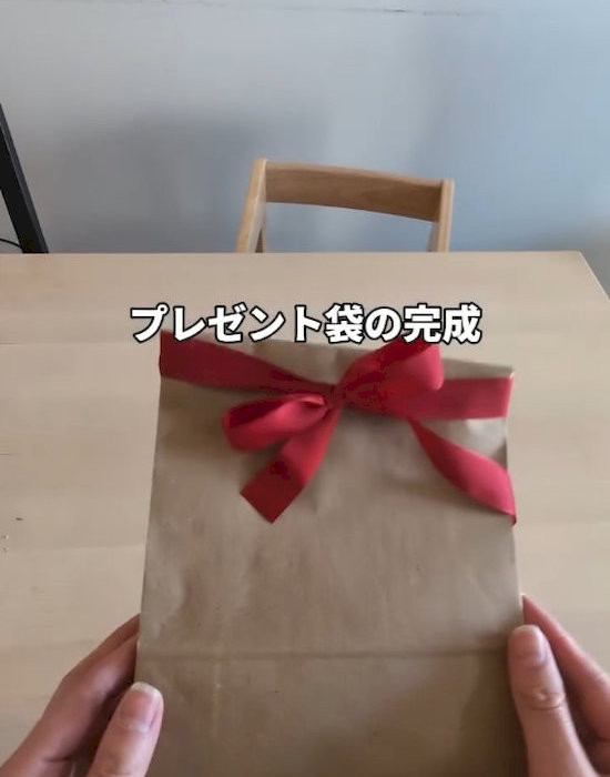 リボン結びをする