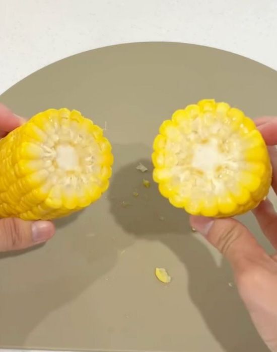 切ったトウモロコシの断面の写真
