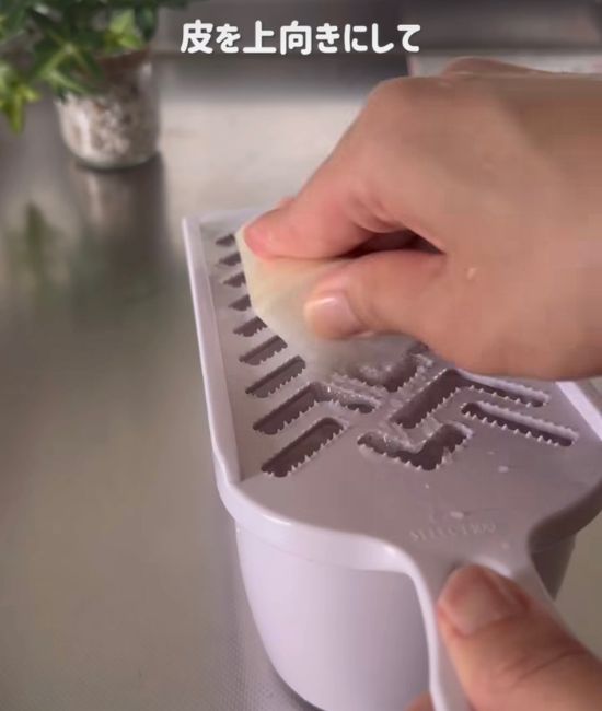 大根おろしを作る様子