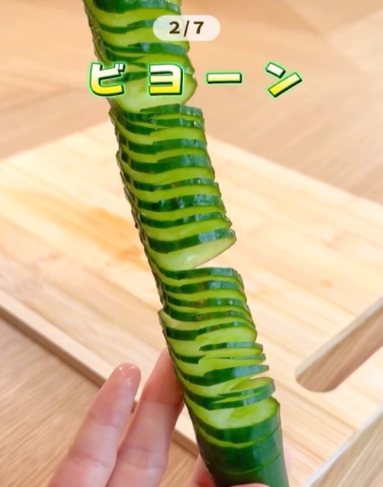 蛇腹状になったキュウリ