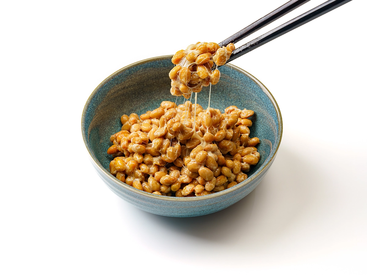 納豆が筋トレによいとされる理由とは？含まれる栄養素や食べ方について解説
