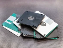 フロッピーディスクの捨て方とは？注意点や安全な方法を解説！