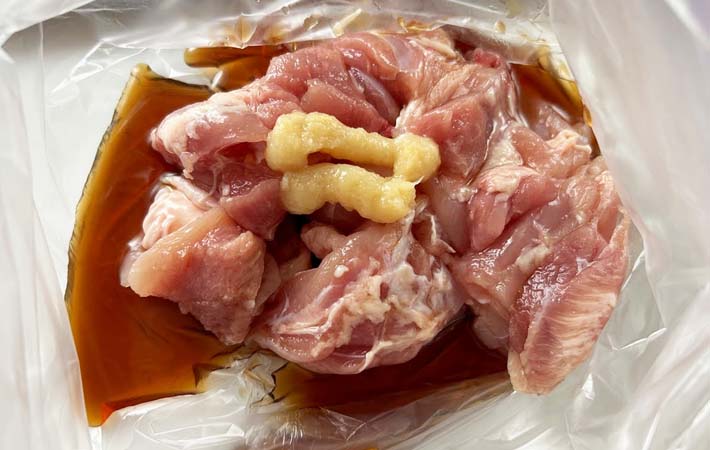 『つゆで漬けるだけから揚げ』を作る写真
