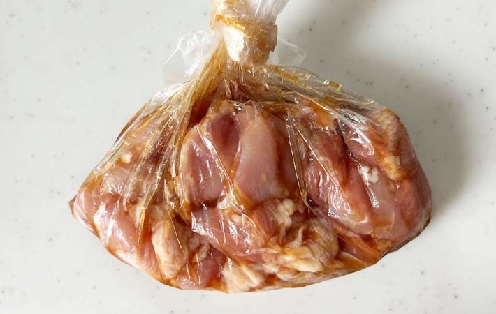 『つゆで漬けるだけから揚げ』を作る写真