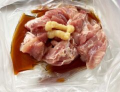『つゆで漬けるだけから揚げ』を作る写真
