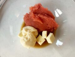 『めんつゆマヨのたらこスパ』を作る写真