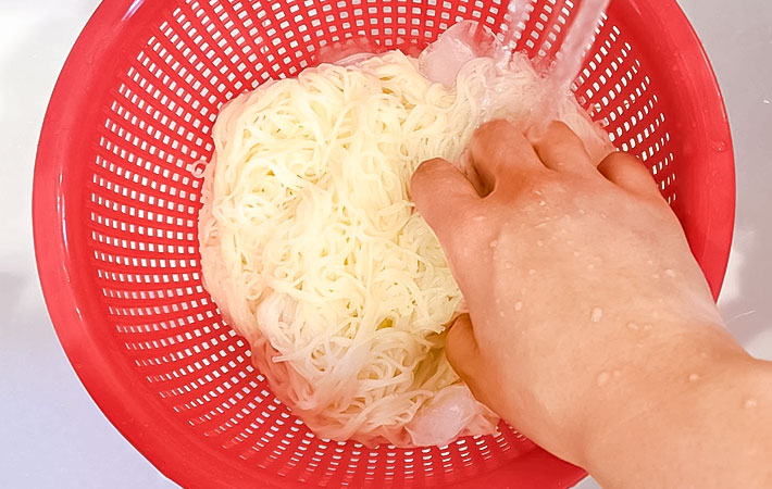 『ポテトサラダそうめん』を作る写真