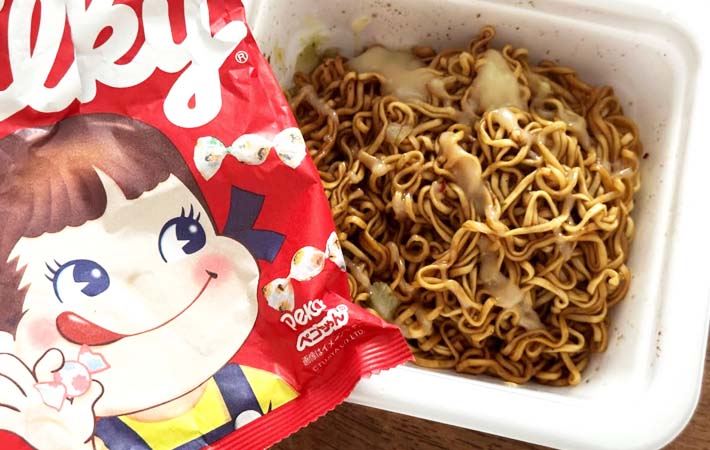 『ミルキークリーム× カップソース焼きそば』の完成写真