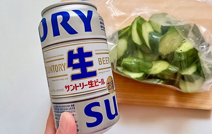 『キュウリのビール漬け』を作る写真