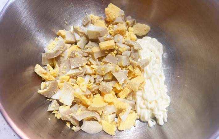 『味玉たまごサンド』を作る写真