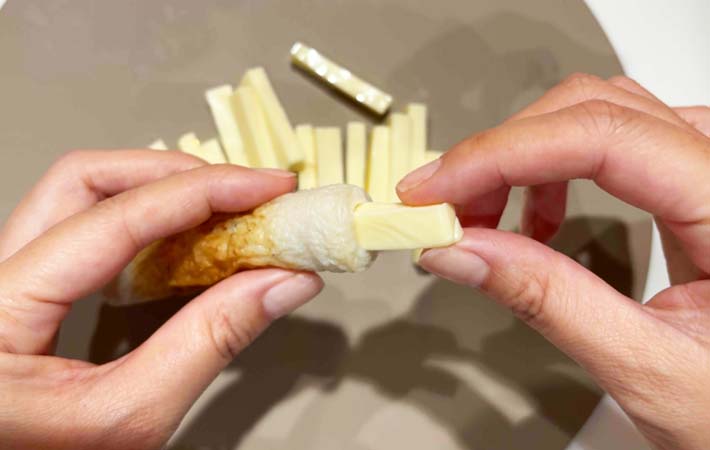 『ちくわのカレー風味磯辺揚げ』を作る写真