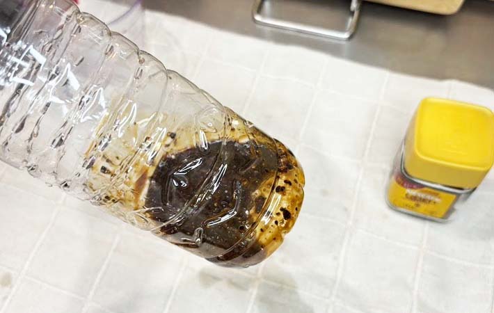 『ダルゴナコーヒー』を作る写真