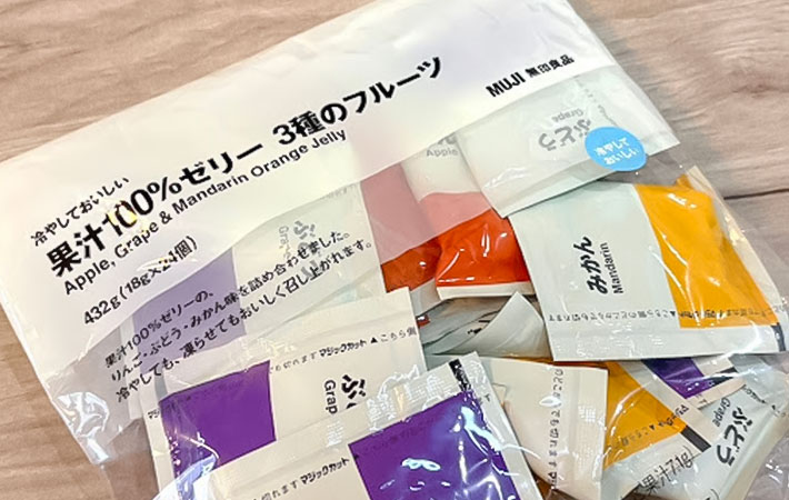『冷やしておいしい 果汁100％ゼリー　3種のフルーツ』の写真