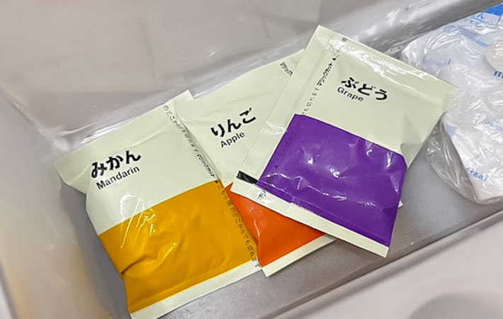 『冷やしておいしい 果汁100％ゼリー　3種のフルーツ』の写真