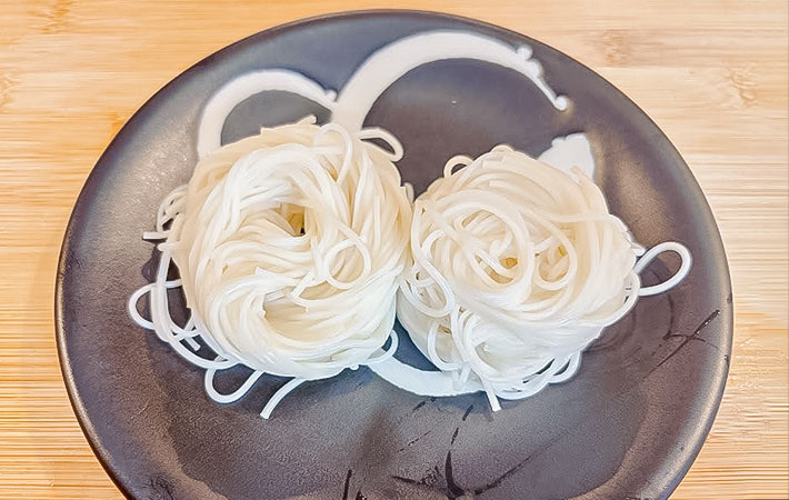 巻いたそうめんの写真
