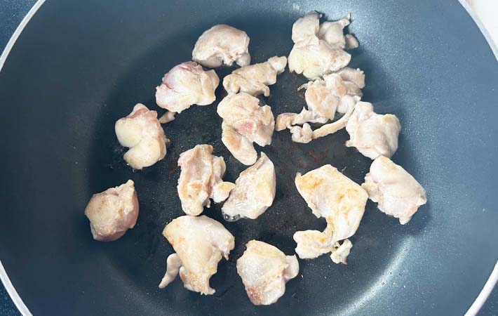 『バターチキンカレー』を作る写真
