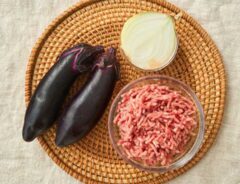 ナスとひき肉と玉ネギの写真