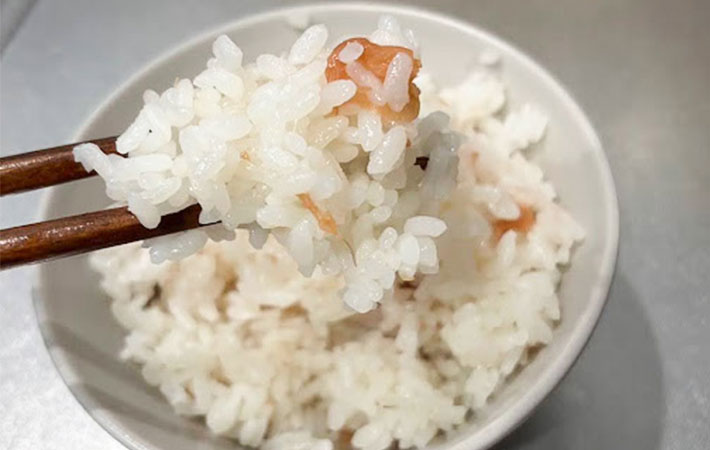 『梅干し炊き込みご飯』の完成写真