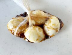『ポン酢味玉』を作る写真
