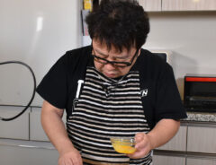 天野ひろゆきさんとgrapeのコラボ企画『グレープクリームチーズパイ』