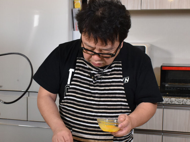 天野ひろゆきさんとgrapeのコラボ企画『グレープクリームチーズパイ』