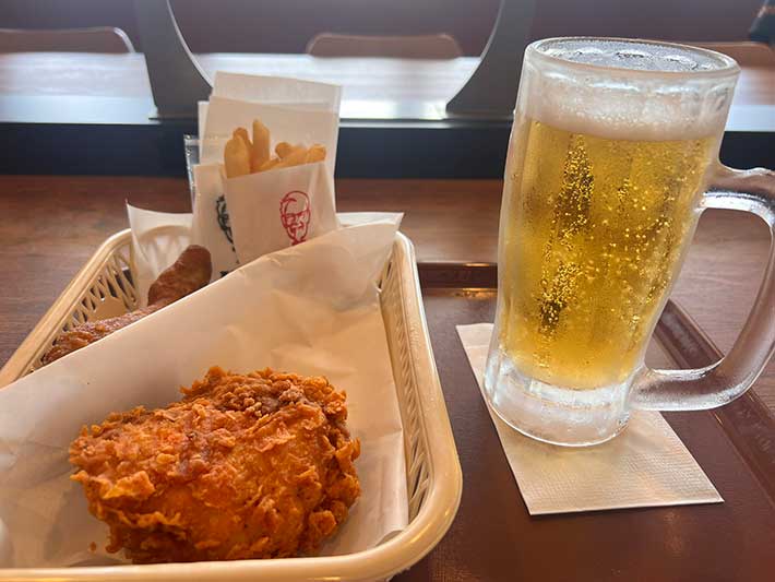 『ケンタッキーフライドチキン』の生ビールセットの写真