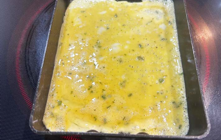 『麻婆豆腐の素のトロミ粉で作る卵焼き』を作る写真