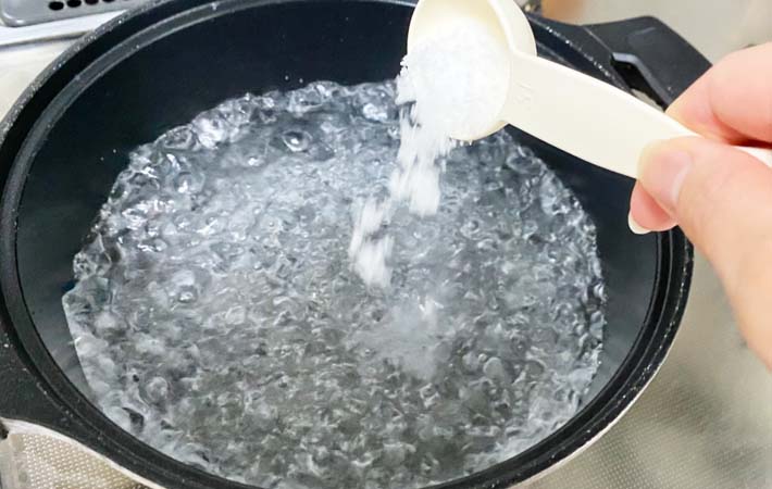 枝豆を麦茶でゆでる方法の写真