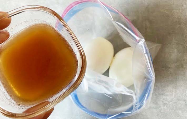 『コンソメ味玉』を作る写真