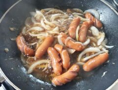 『生姜焼き風ウインナー』を作る写真