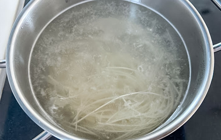 『冷製コーンそうめん』を作る写真