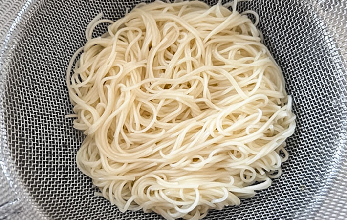 『冷製コーンそうめん』を作る写真