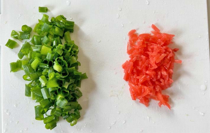 『紅ショウガ入りちくわの磯辺焼き』を作る写真