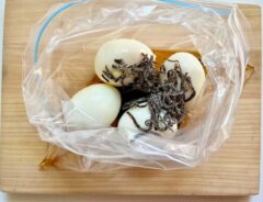 『塩昆布の味玉』を作る写真