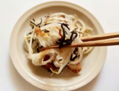 『モヤシとちくわの塩昆布和え』の完成写真