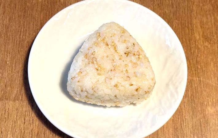 『おかかおにぎり』の完成写真